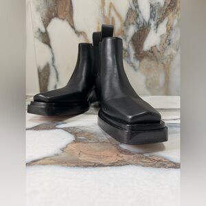 Bottega Veneta the Lean Leather Boots size 37 Women’s